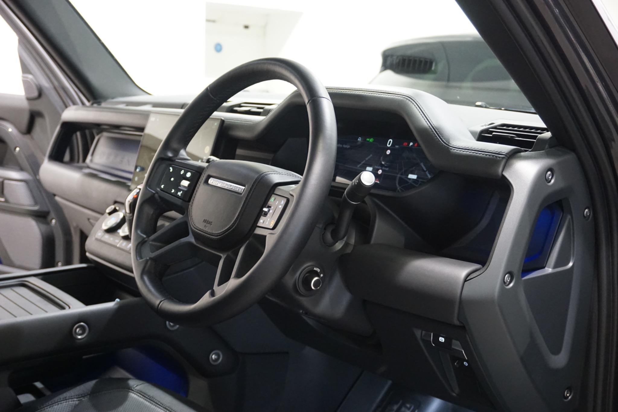 Land Rover Defender 90 3.0 D300 MHEV X-Dynamic HSE Hard Top SUV Auto 4WD SWB Euro 6 (s/s) 3dr